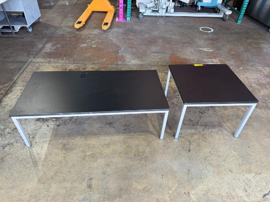 LOT CONSISTING OF COFFEE TABLE