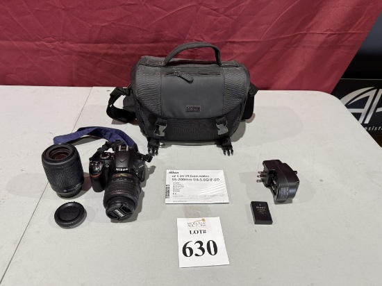 NIKON D 3200 WITH BAG AND ACCESSORIES