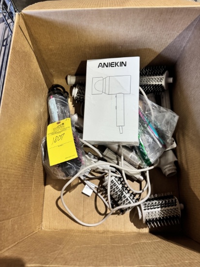 LOT CONSISTING OF ASSORTED HAIR BRUSHES