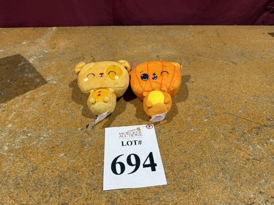 LOT CONSISTING OF (2) DROPS BY PAR GUND PLUSH