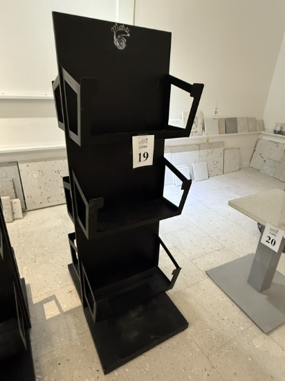 METAL DISPLAY CASES