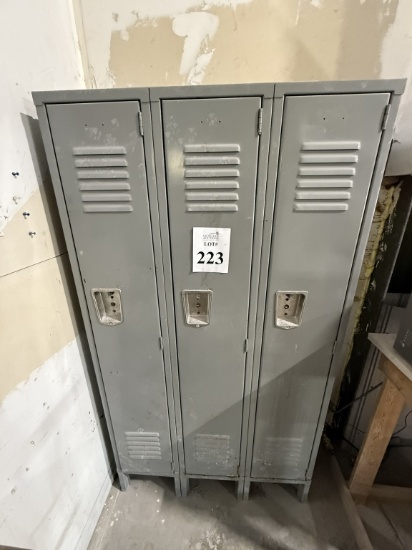 METAL LOCKERS