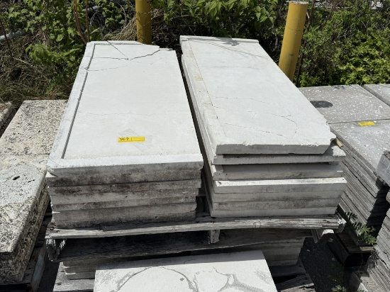 LOT CONSISTING OF ASSORTED SIZE SHELL STONE TILES