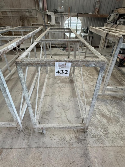 FABRICATION CART ON CASTERS (METAL, HEAVY DUTY)