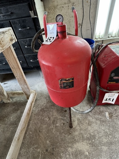 CENTRAL MACHINERY PRESSURIZED ABRASIVE BLASTER