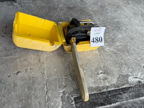 MCCULLOCH CHAIN SAW WITH HARD CARRYING CASE