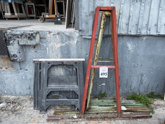 LOT CONSISTING OF A FRAME AND SAW HORSES