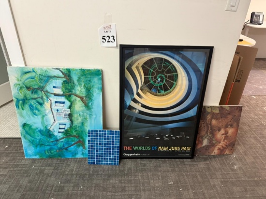 LOT CONSISTING OF ASSORTED WALL ART