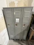 METAL LOCKERS