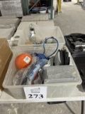 LOT CONSISTING OF ASSORTED ITEMS