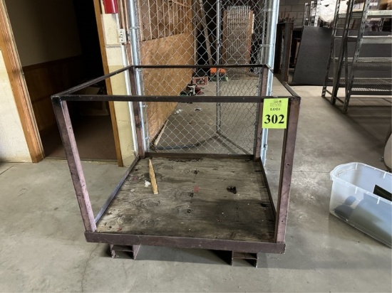 METAL FORKLIFT SAFETY PLATFORM