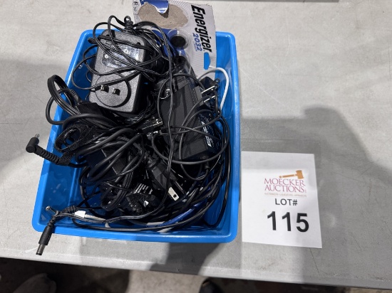 LOT CONSISTING OF ASSORTED CABLES