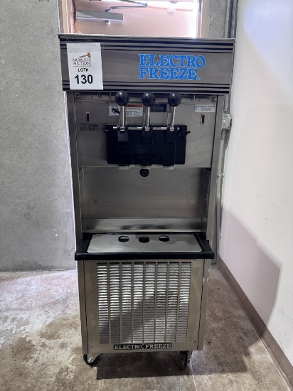 ELECTRO FREEZE SL500 COMMERCIAL TWIN-TWIST SOFT SERVE AND FROZEN YOGURT MACHINE, YEAR: 2011