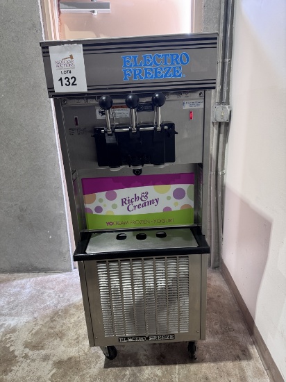 ELECTRO FREEZE SL500 COMMERCIAL TWIN-TWIST SOFT SERVE AND FROZEN YOGURT MACHINE, YEAR: 2011