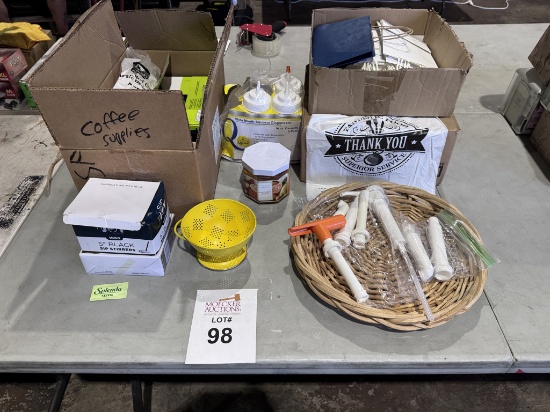 LOT CONSISTING OF ASSORTED ITEMS