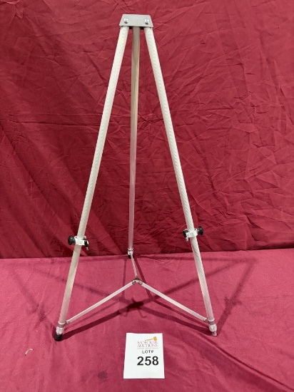 EASEL STAND W/CARRYING BAG