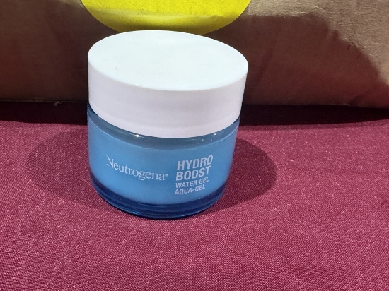 LOT CONSISTING OF (68) NEUTROGENA HYDRO BOOST