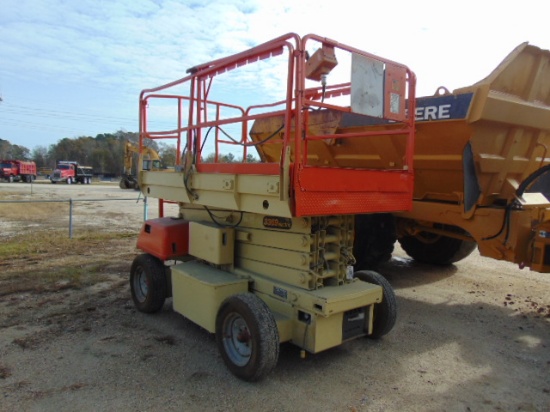 JLG electric scissor lift model 3369 39 Ft working Height s/n 029909-02000