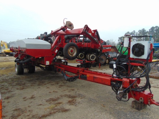 Case IH 1200 seeder planter with pivot transport trailing 23 row spacing wi