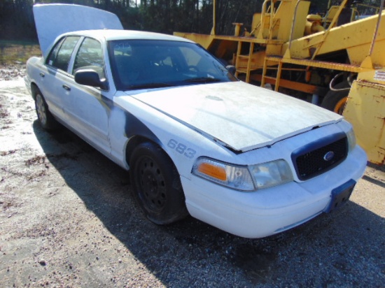 2011 FORD CROWN VICTORIA VIN:2FABP7BV6BX131501 (NON-RUNNER) 4 door sedan, 4