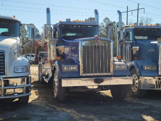 2015 KENWORTH W900L ISX Cummins 10sp Fuller 46k rear locker rear ends 24.5