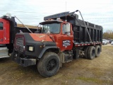 1993 MACK DM690S VIN:1M2B209C2PM011984 Tri/Axle dump truck, TM7-300 diesel