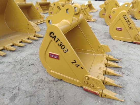 New Teran 24'' bucket for CAT 303 with side cutters,reinforcement plates and 5HD TipsPIN40x260MM