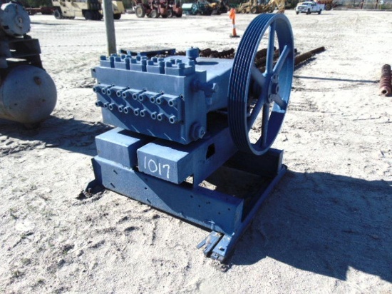 Tritan Wter Plunger Pump 40GPM 4000PSI, S/N: 5126S