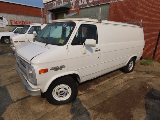 Chevrolet Van- Vin# 5689