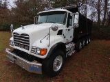 2005 MACK CV713 Quad Axle Dump Truck, Mack eng & Trans,T/A, wheel lift, air