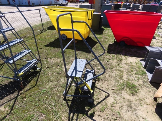 Tri Arc 2step ladder w/wheels