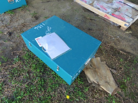 Landhonor toolbox w/ratchet tie downs