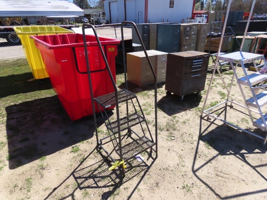Ballmore 3step ladder w/wheels