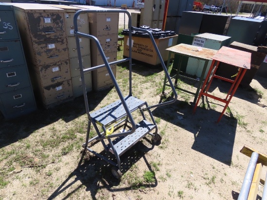 2 step warehouse ladder