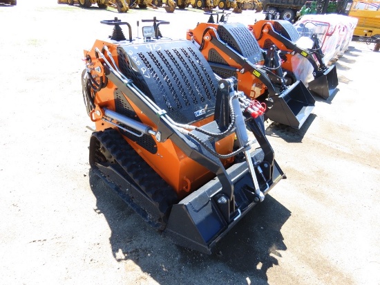 Mini ride on skid steer, gas engine, 39inch loader bucket, aux hyd outlets, 7inch rubber tracks