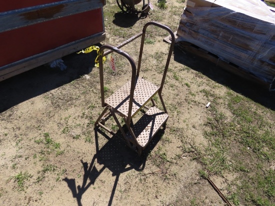 2 step ladder w/hand rails