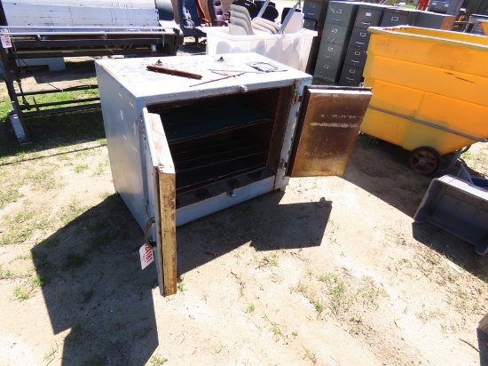 Metal storage cabinet