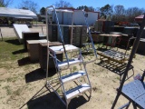 4step Tri-Arc warehouse ladder-aluminum