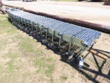 Nestaflex 376 flexible gravity conveyor w/skate wheels