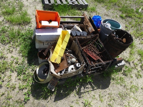 Pallet of misc items- rakes etc