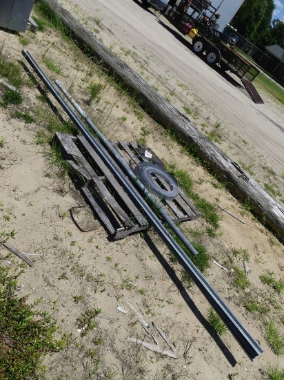 Pallet w/galvanized pipe & metal