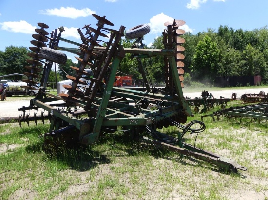 JOHN DEERE pull-type disc harrow, 72blade, hyd lift, hyd fold down, s/n: A00235F015311