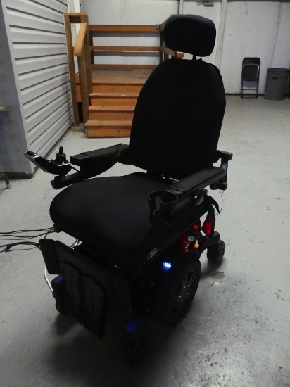 QUANTUM Q6 EDGE 3 Stretto power wheelchair, 15miles on charge, 6mph, 409lb capacity, bluetooth, char