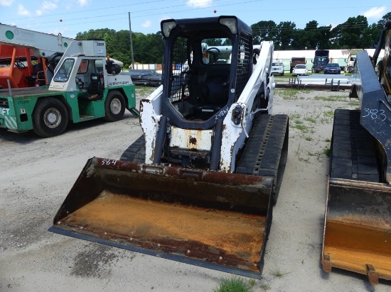 2014 BOBCAT T650 Skid Steer, open cab, 17.5inch rubber tracks, 79inch loader bucket, aux hyd outlets