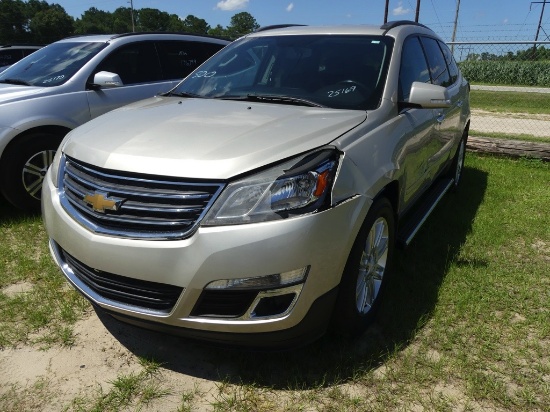 2015 CHEVROLET TRAVERSE LT Suv, 3.6L gas engine, A/T, power windows, power locks, 3rd row seating s/