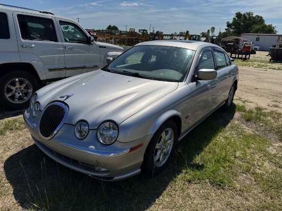 2000 JAGUAR S TYPE 4door sedan, 4.0L engine, A/T, power windows, power locks, sunroof, leather inter