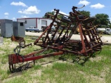 CASE IH 4600 field cultivator, pull-type, hyd lift, hyd fold down 28ft wide, s/n: 02500000006004