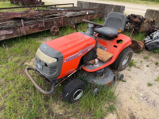 Husqvarna YTH1542XP riding lawn mower