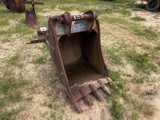 24inch CAT backhoe bucket