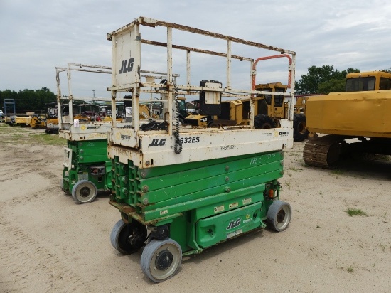 2017 JLG 2632 ES electric scissor lift, 25ft 6inch platform height, 32ft working height, 24V platfor